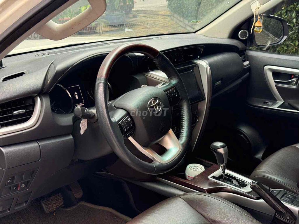 Toyota Fortuner 2019 2.8V 4x4 AT - 135000 km 2 cầu. Mua bán Ô tô tại Quận Bình Thạnh Tp Hồ Chí Minh được đăng bởi phuongneo hình 5