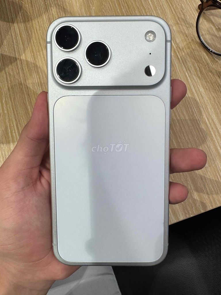 Apple iPhone 17 Pro Max 256GB Bạc. Mua bán Điện thoại tại Quận 1 Tp Hồ Chí Minh được đăng bởi Thanh Dat hình 1