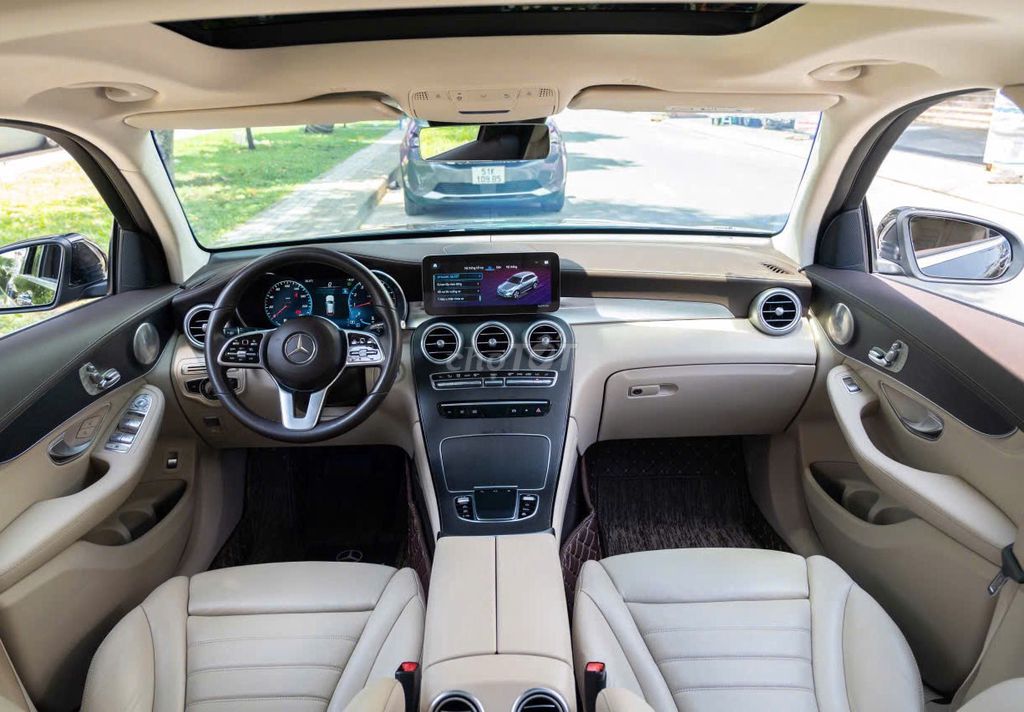Mercedes Benz GLC300 4MATIC 2021. Mua bán Ô tô tại Quận 1 Tp Hồ Chí Minh được đăng bởi LongAnh AuTo  hình 5