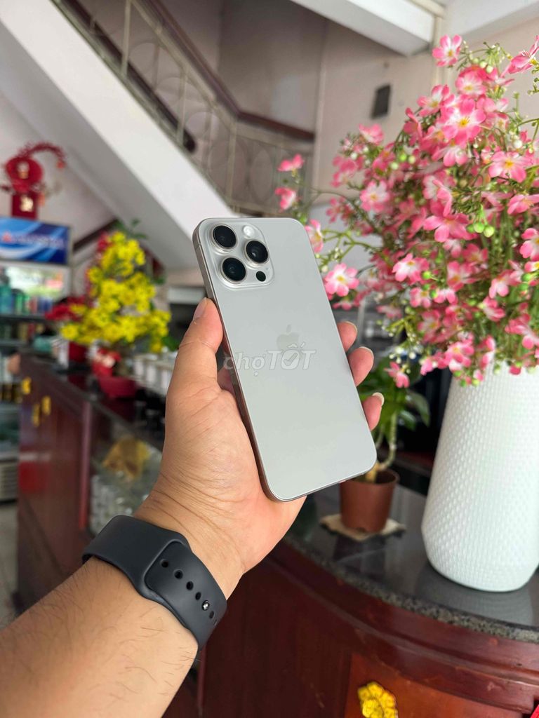 iPhone 15 Pro Max 256GB nat Mỹ 99%. Mua bán Điện thoại tại Thành phố Biên Hòa Đồng Nai được đăng bởi Vinh Trần hình 1