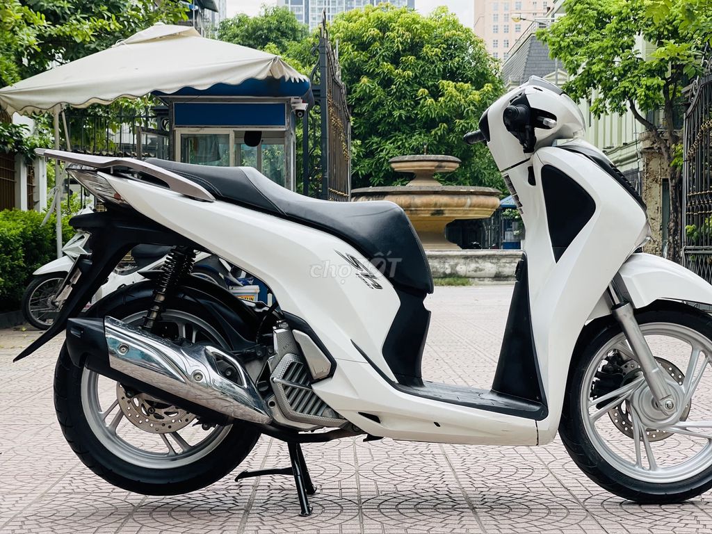 HONDA SH 125I TRẮNG CHÍNH CHỦ BIỂN 29. Mua bán Xe máy tại Quận Nam Từ Liêm Hà Nội được đăng bởi MAI HÒA hình 4
