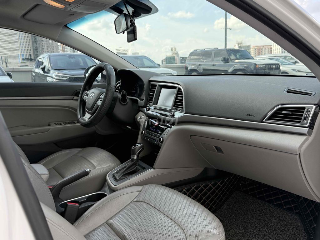 Hyundai Elantra 2016 2.0 AT - 47000 km - Siêu Đẹp. Mua bán Ô tô tại Quận Bình Thạnh Tp Hồ Chí Minh được đăng bởi Công Sang hình 17