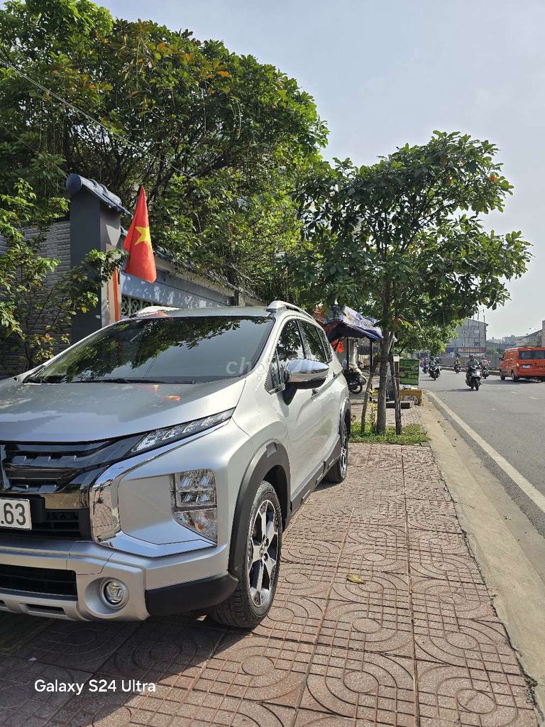 Mitsubishi Xpander Cross 2020 Bạc. Mua bán Ô tô tại Quận Bình Tân Tp Hồ Chí Minh được đăng bởi Trần quang thiện  hình 2