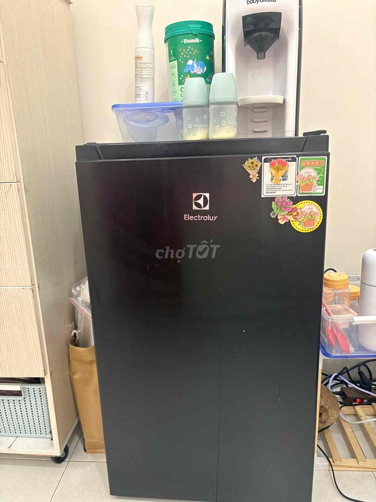 Tủ lạnh Electrolux 90l Đen. Mua bán Tủ lạnh tại Quận Tân Bình Tp Hồ Chí Minh được đăng bởi Minh Tâm Vũ hình 1