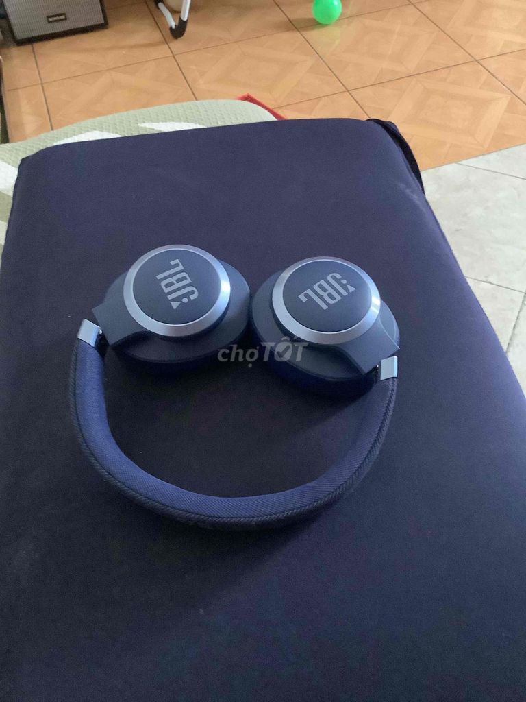 Tai nghe chụp tai JBL 770NC Xám. Mua bán Tivi, Âm thanh tại Quận 5 Tp Hồ Chí Minh được đăng bởi hoang long 89 hình 1