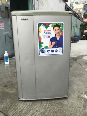 bán tủ lạnh aqua 93l nguyên zin sử dụng tốt