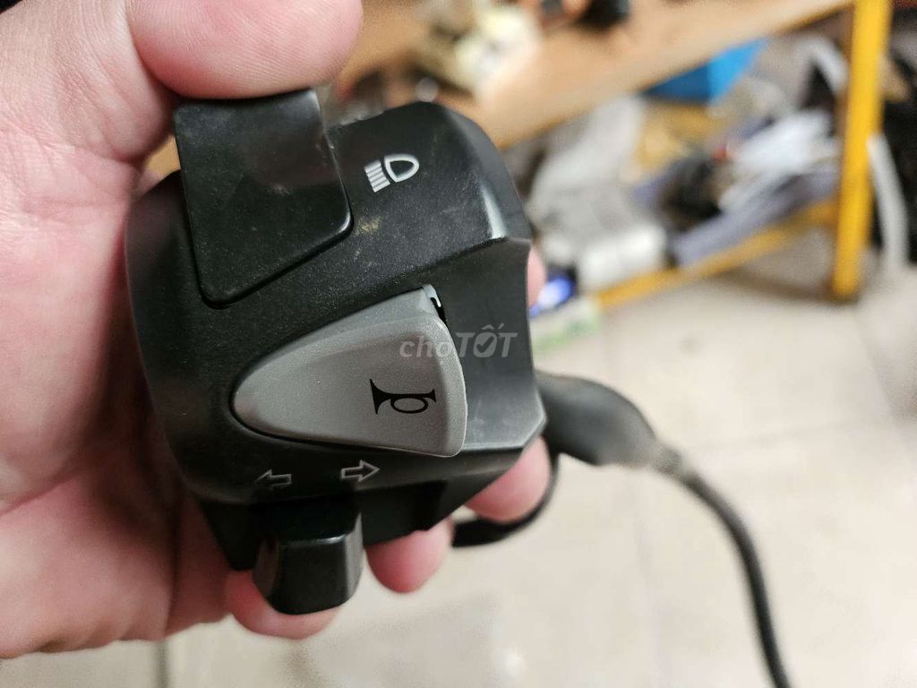 Cùm trái zin theo xe HONDA PCX 160 2024 full dây👍. Mua bán Phụ tùng xe tại Quận 1 Tp Hồ Chí Minh được đăng bởi KIM Merchant hình 3