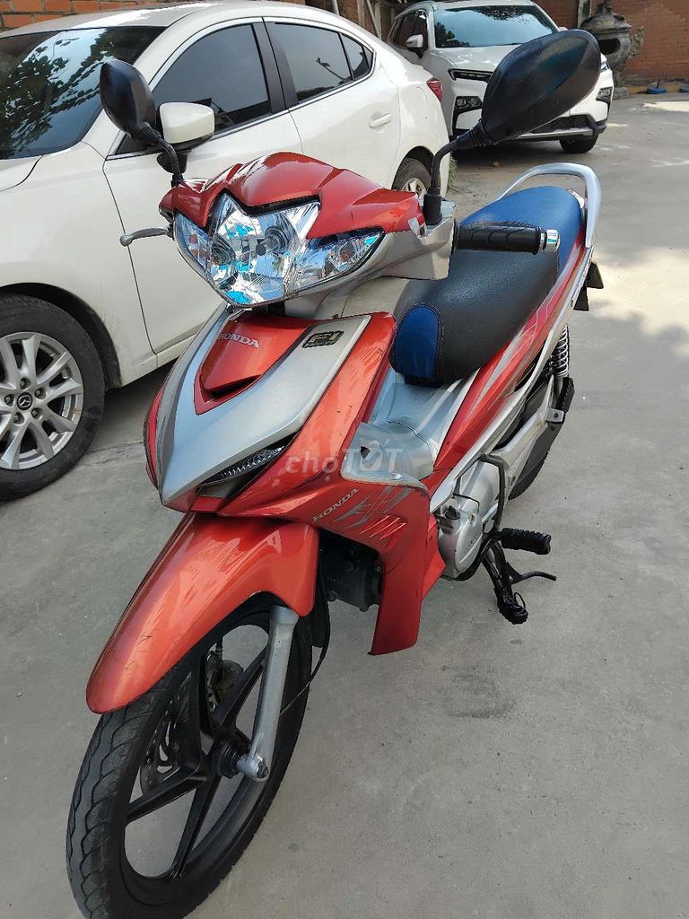 xe ga chính hãng honda có Fi.còn mới toanh.biển 30. Mua bán Xe máy tại Quận Hoàng Mai Hà Nội được đăng bởi nguyễn an  hình 4