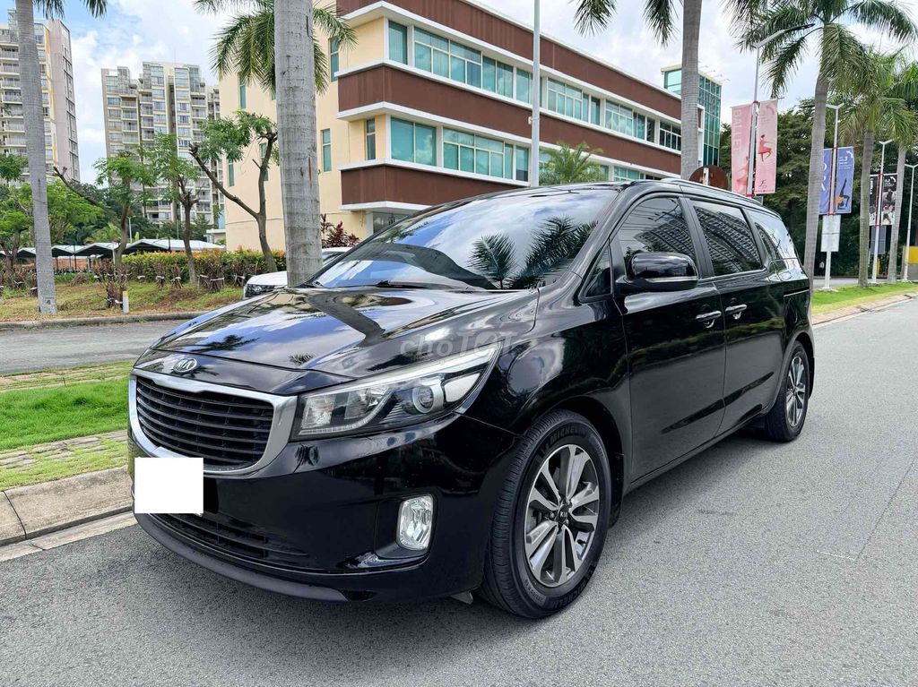 KIA Sedona 2.2L DAT 2016 Черная Автомат В отличном состоянии