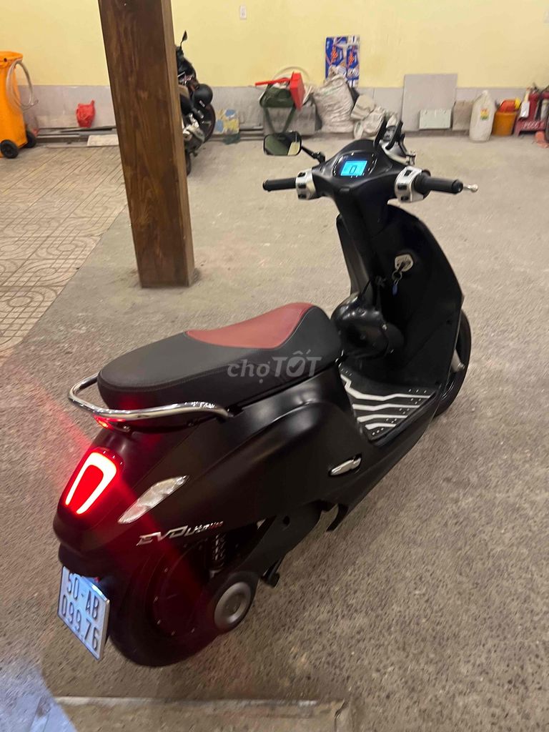 Электроскутер VinFast Evo Lite Neo черный