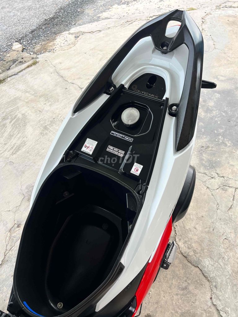 Vario 150 khoá Smakey Đẹp Zin ( trả góp). Mua bán Xe máy tại Huyện Lai Vung Đồng Tháp được đăng bởi Cửa Hàng Xe Gắn Máy PHONG uy tín hình 6