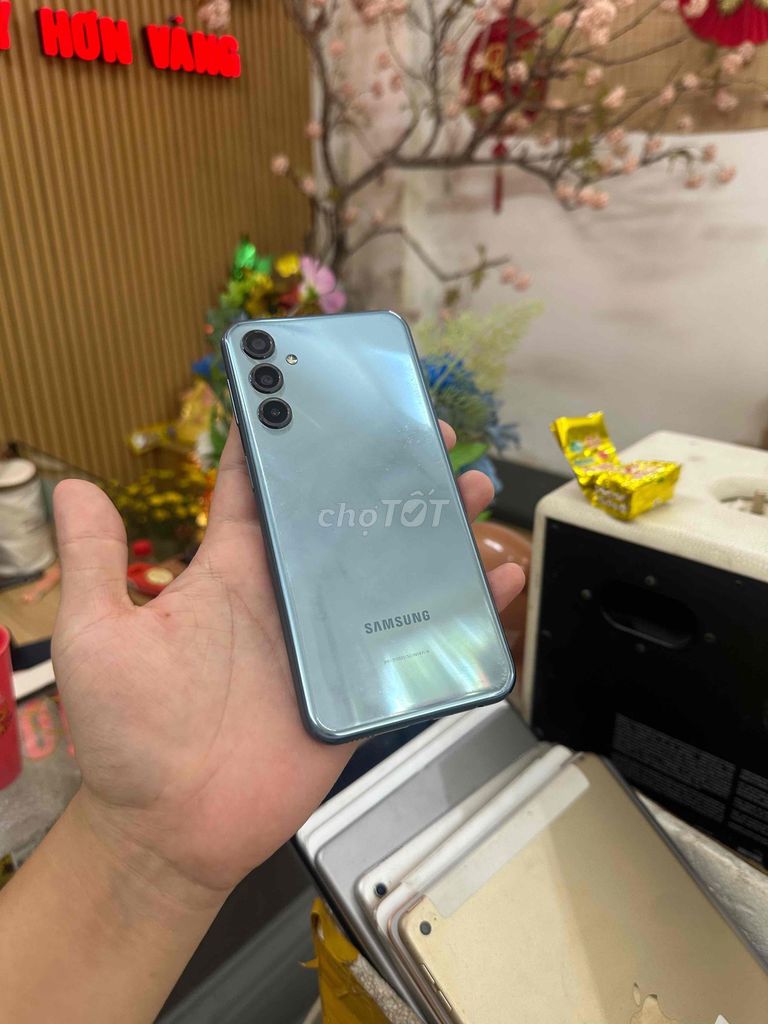 Samsung Galaxy M34 5G Bạc 128GB. Mua bán Điện thoại tại Quận Đống Đa Hà Nội được đăng bởi Hoàng quân store hình 1