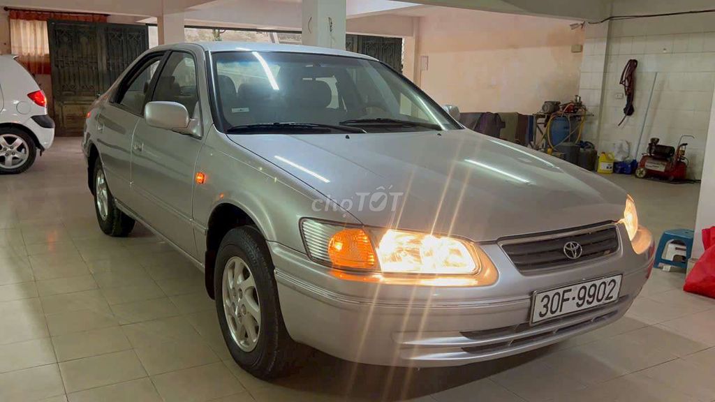 Toyota Camry 2.2gli 2001MT 1 chủ từ mới odo 15 vạn