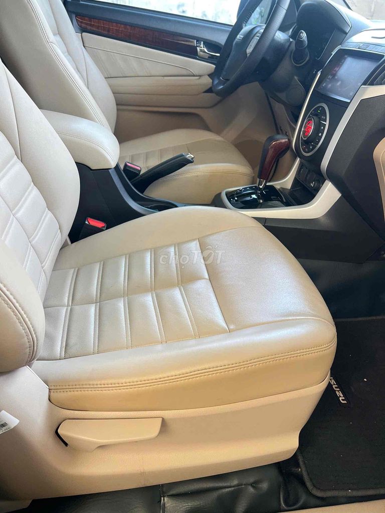Isuzu Mu X 2018 1.9 4X2 AT - 88000 km. Mua bán Ô tô tại Quận Tân Phú Tp Hồ Chí Minh được đăng bởi phan khanh hình 16