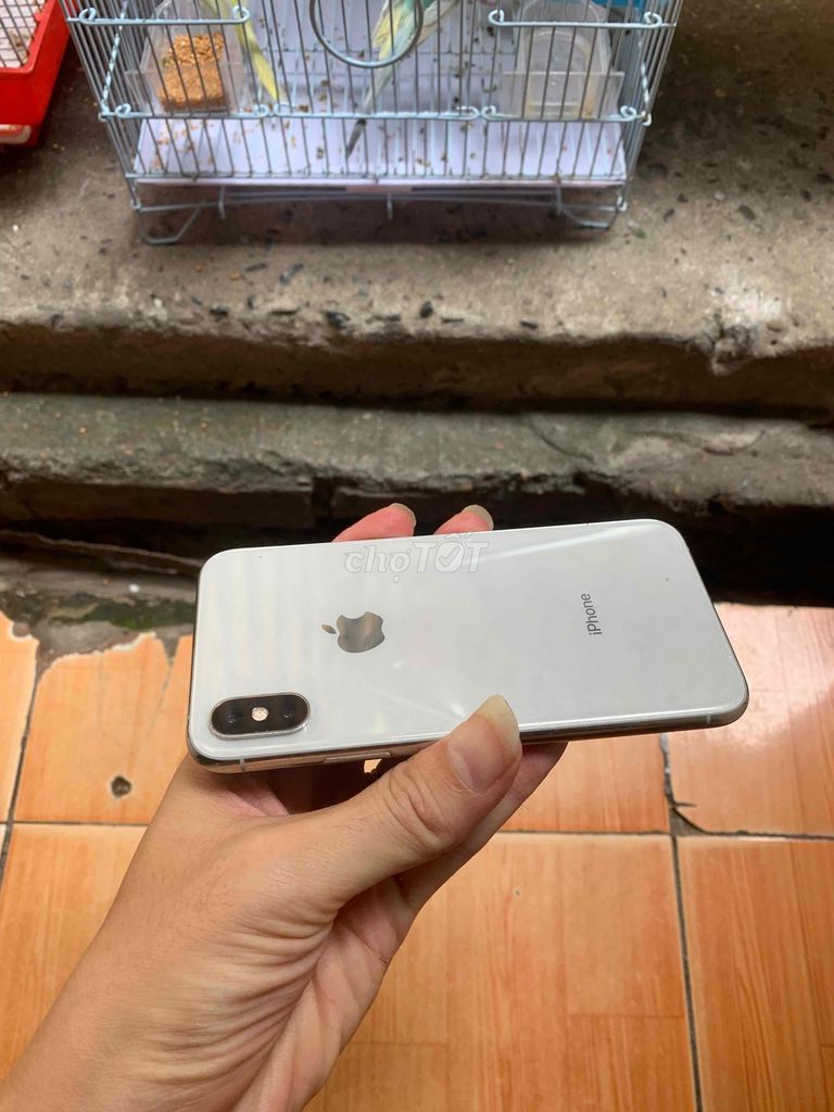 iphone Xs - trắng- 64gb (FpT) Nữ dùng mới 98%