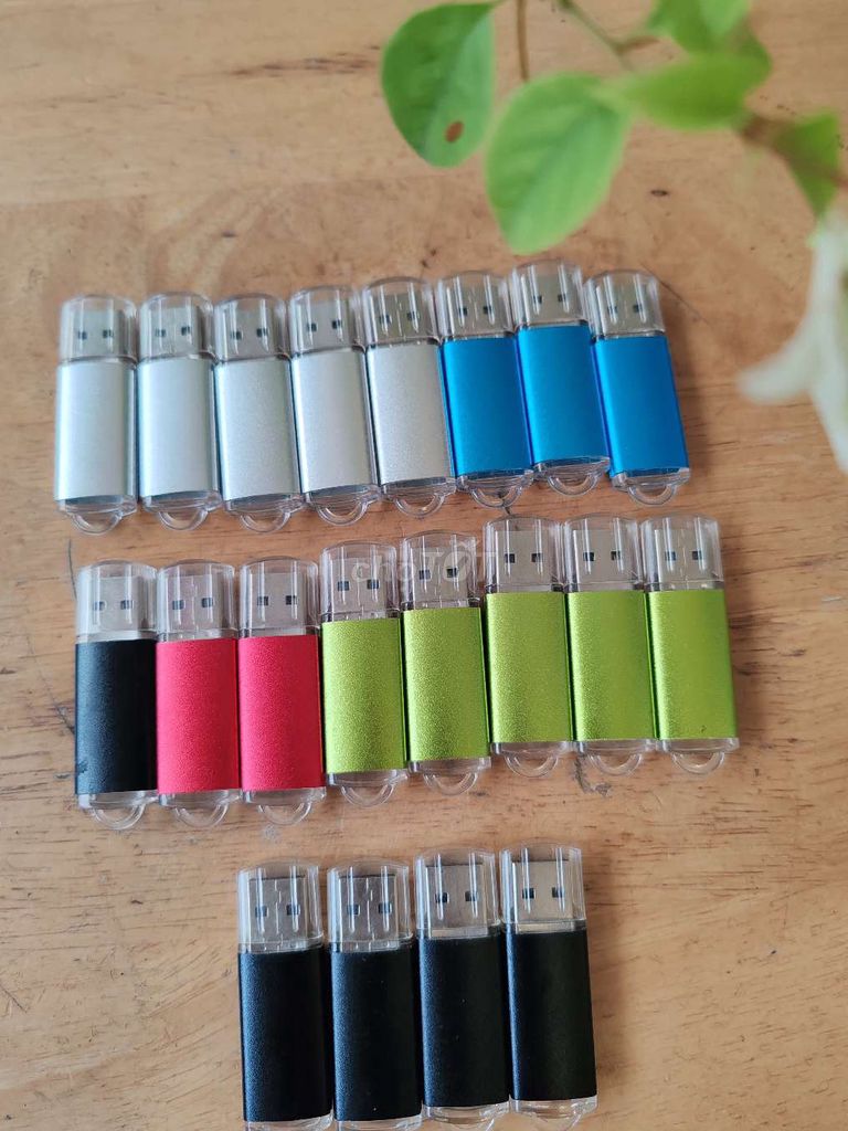 USB Flash Drive 8GB. Mua bán Phụ kiện (Màn hình, Chuột...) tại Quận 7 Tp Hồ Chí Minh được đăng bởi Vy Vy hình 1