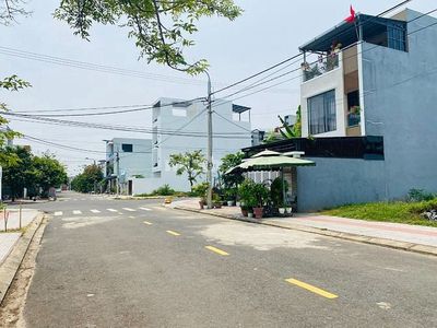 Bán đất ĐT825 TT Hậu Nghĩa, Đức Hoà, Long An cách Vin 2 phút đi xe. Mua bán đất tại Huyện Đức Hòa Long An được đăng bởi Xuân Khánh