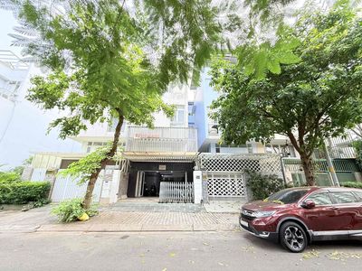 Nhà phố 126 m² · 5 PN · Đường Hoàng Quốc Việt