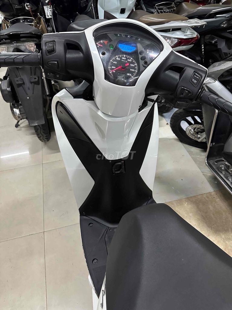 📌📣 Sh150i khoá SMK rất đẹp,. Mua bán Xe máy tại Thành phố Huế Thừa Thiên Huế được đăng bởi Xe Máy Nhật Vy hình 2