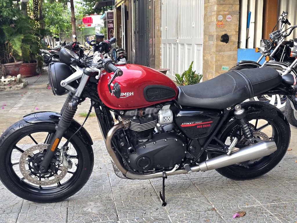 Triumph Speed Twin 900cc 2019 красный 14.000 км