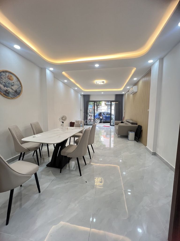 Giảm nhanh 300 triệu. Từ 8,7 tỷ - 8,4 tỷ. Mặt tiền đường Trần Phú, Q5