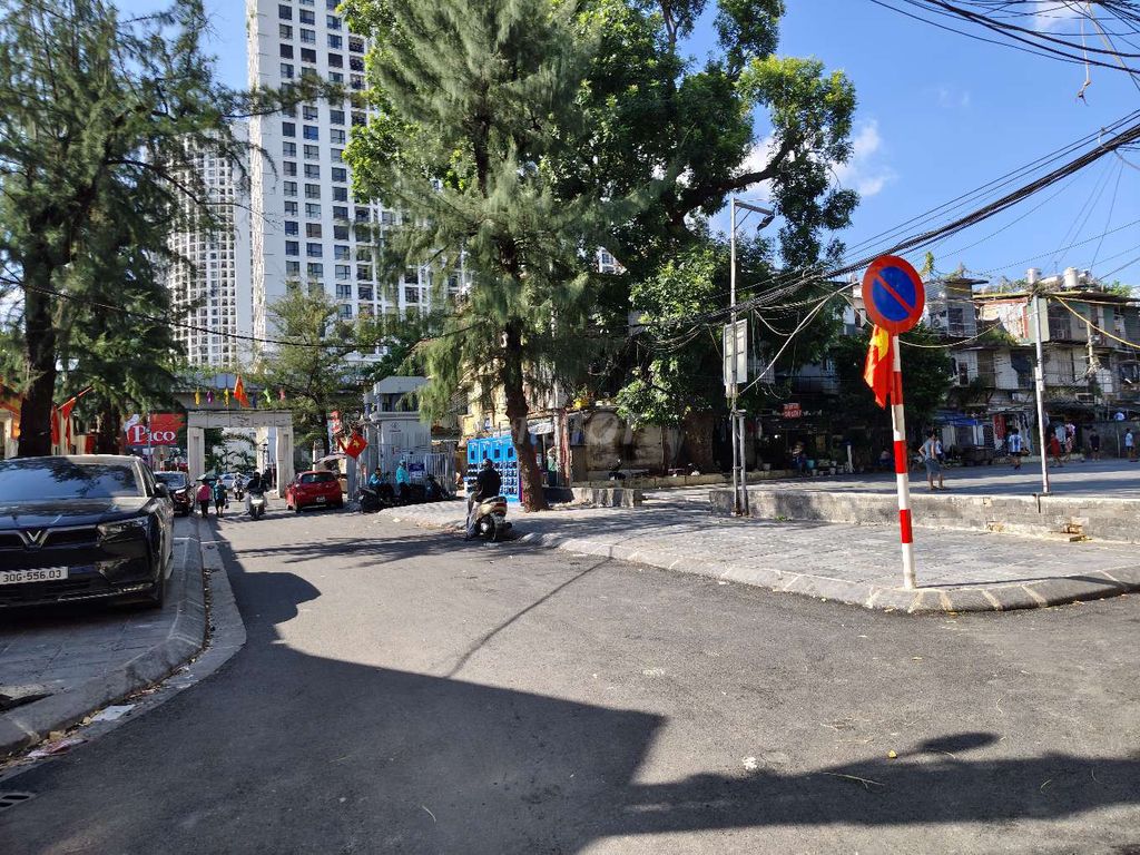 Bán gấp nhà Nguyễn Trãi, Thanh Xuân, gần Ngã Tư Sở, 27m2, lô góc hiếm.