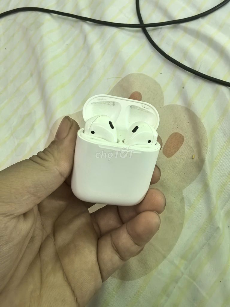 Tai nghe Apple AirPods 2 còn rất ngon. Mua bán Tivi, Âm thanh tại Quận Cầu Giấy Hà Nội được đăng bởi quang hình 1
