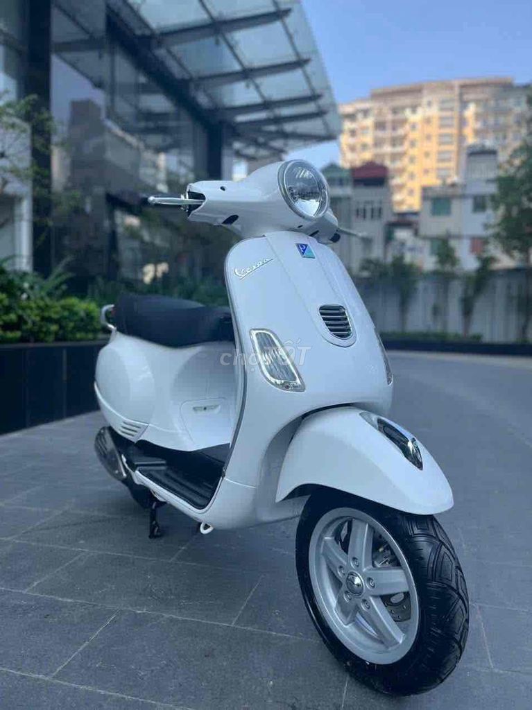 Vespa Lx 124 3vie 2014 màu trắng biển 29L1-31968. Mua bán Xe máy tại Quận Cầu Giấy Hà Nội được đăng bởi Anh Khoa hình 2