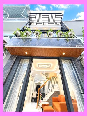 Townhouse 24 m² · 2 bed · Đường Quang Trung