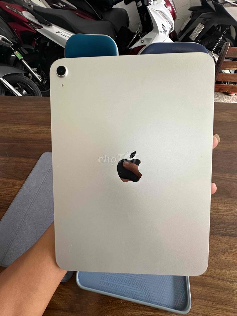 Apple iPad A16 128GB Bạc. Mua bán Máy tính bảng tại Thành phố Thủ Đức Tp Hồ Chí Minh được đăng bởi Hoàng Trung hình 1