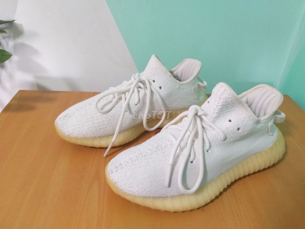 Giày Adidas Yeezy Boost trắng (Size 39)