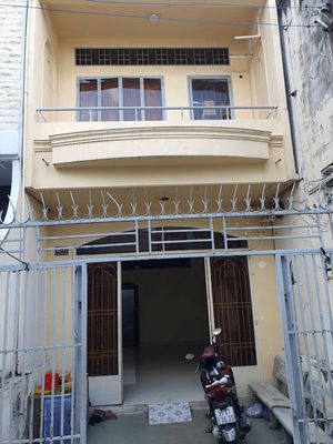 Аренда · 4 комн. · 140 м² · Quận 4, ул. Đường Nguyễn Khoái