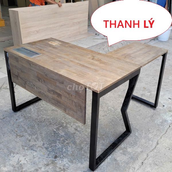 Bàn làm việc chân sắt góc L mặt gỗ tự nhiên đẹp. Mua bán Bàn ghế tại Thành phố Thủ Đức Tp Hồ Chí Minh được đăng bởi Thanh lý Nội thất giá sỉ hình 1