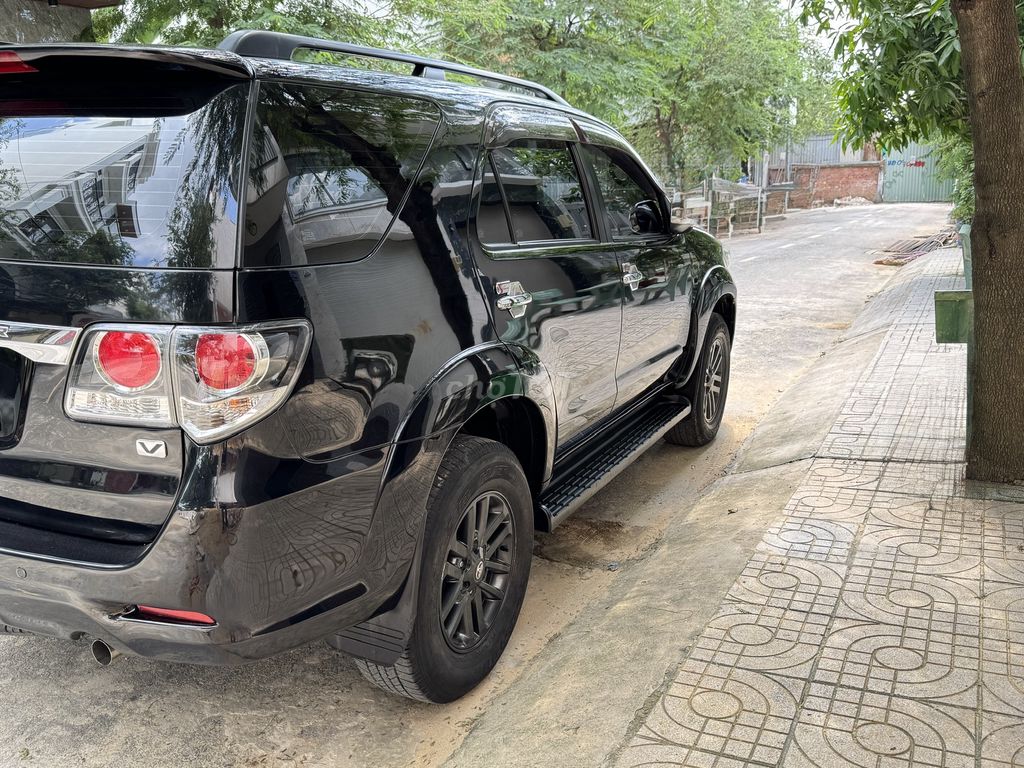 Toyota Fortuner 2015 2.7V 4x2 AT - Đen Sporty. Mua bán Ô tô tại Huyện Hóc Môn Tp Hồ Chí Minh được đăng bởi Song Hành hình 5