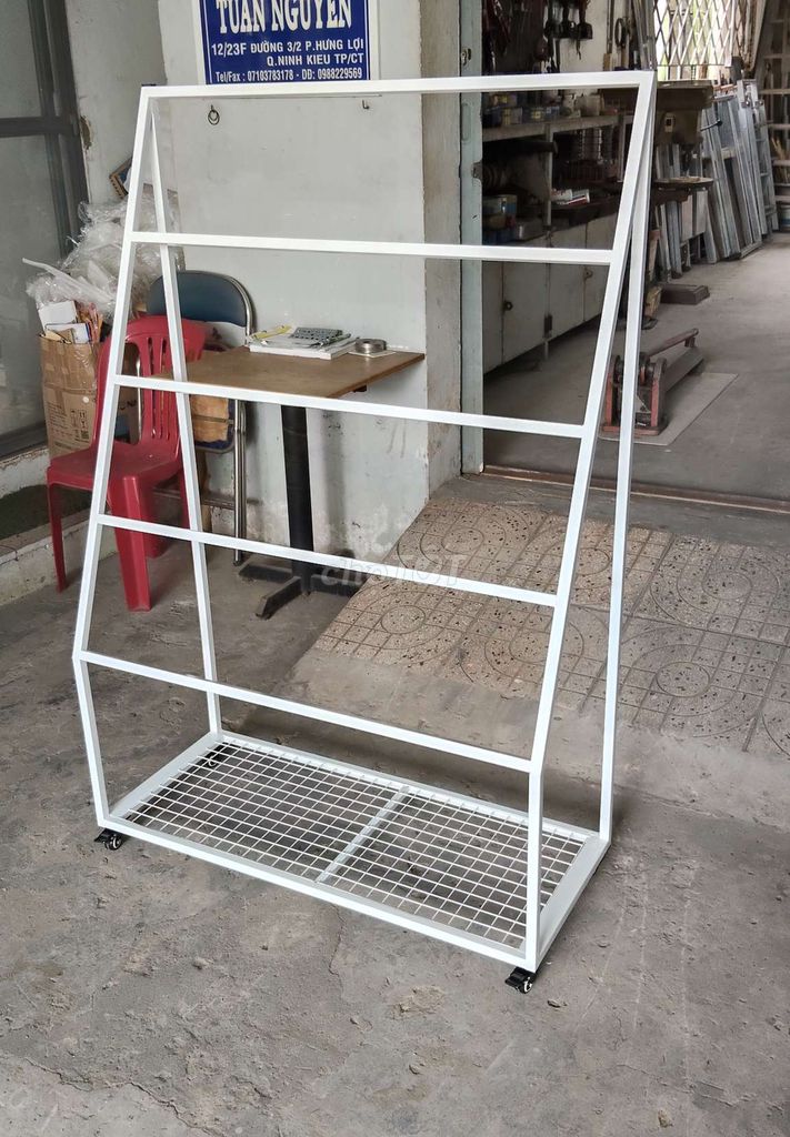 Kệ treo dây dầu gội có bánh xe. Mua bán Tủ, kệ gia đình tại Quận Ninh Kiều Cần Thơ được đăng bởi Nội Thất Tuấn Nguyễn hình 1