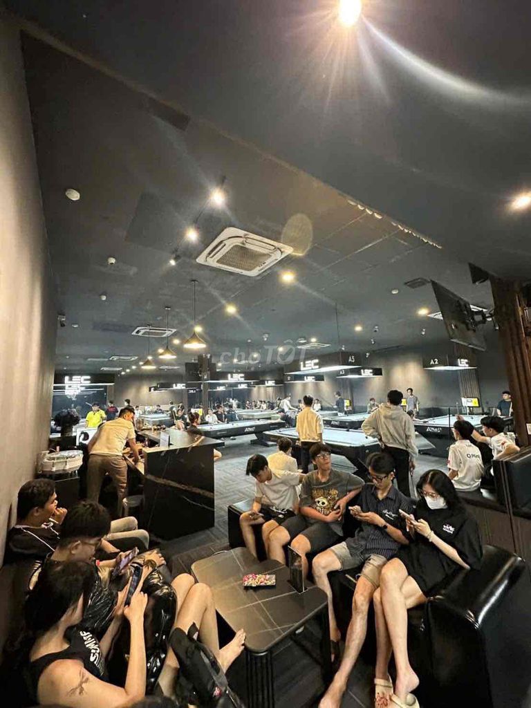 SANG NHƯỢNG CLB BILLIARDS 21 BÀN -QUẬN TÂN PHÚ -TP.HCM