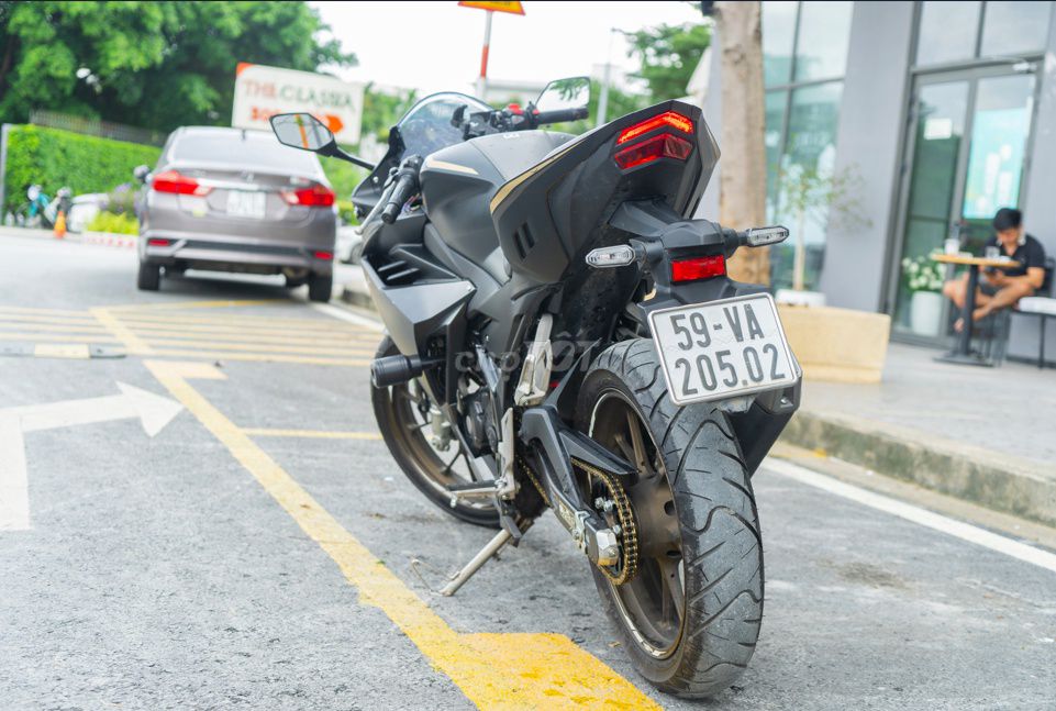 CBR150r 2024 Đen tem vàng đồng bản đặc biệt. Mua bán Xe máy tại Thành phố Thủ Đức Tp Hồ Chí Minh được đăng bởi Quân Vũ hình 3