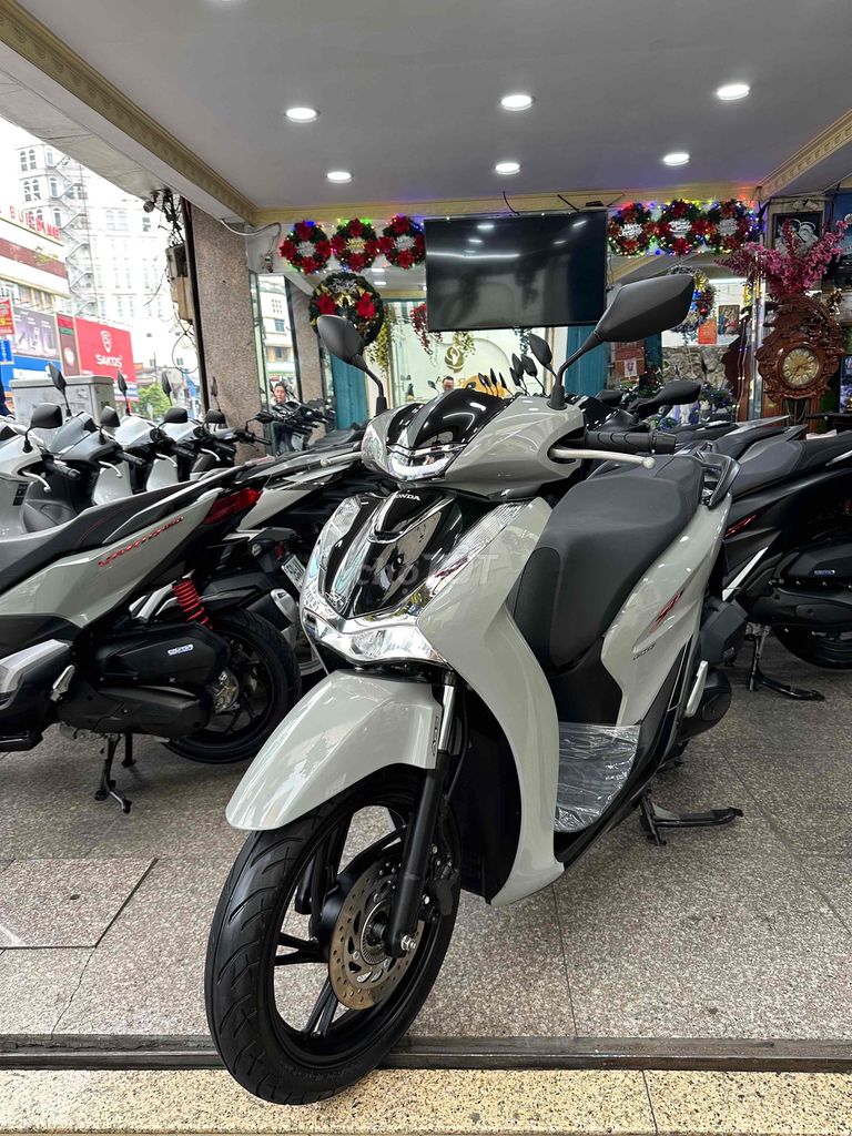 Honda SH 150i ABS 2020 Xám Xi Măng BSTP Chính Chủ. Mua bán Xe máy tại Quận Phú Nhuận Tp Hồ Chí Minh được đăng bởi Ngô Hà hình 9