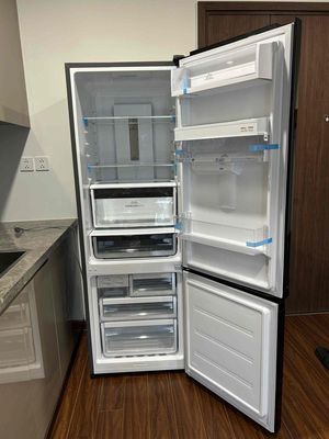 pass tủ lạnh Elextrolux EBB3742M-H mua 3T,bh 2 năm. Mua bán Tủ lạnh tại Huyện Gia Lâm Hà Nội được đăng bởi Lê Thuỳ Trang