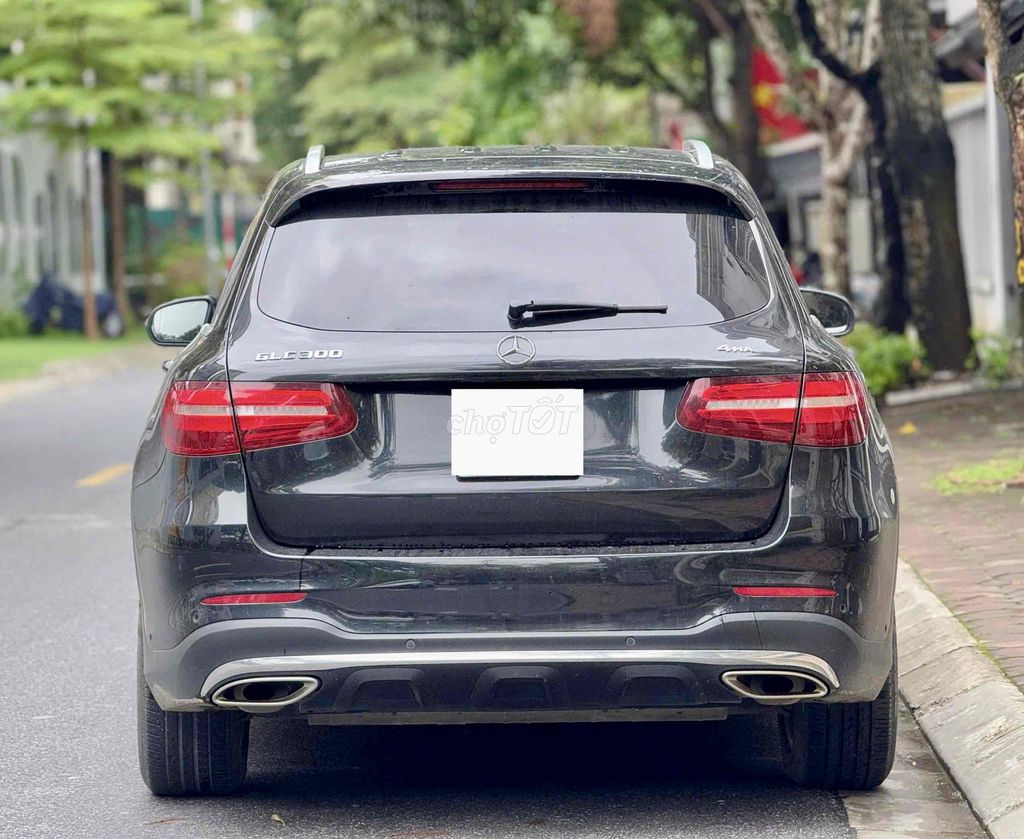 Mercedes Benz GLC300 4Matic sx 2018 đen/kem