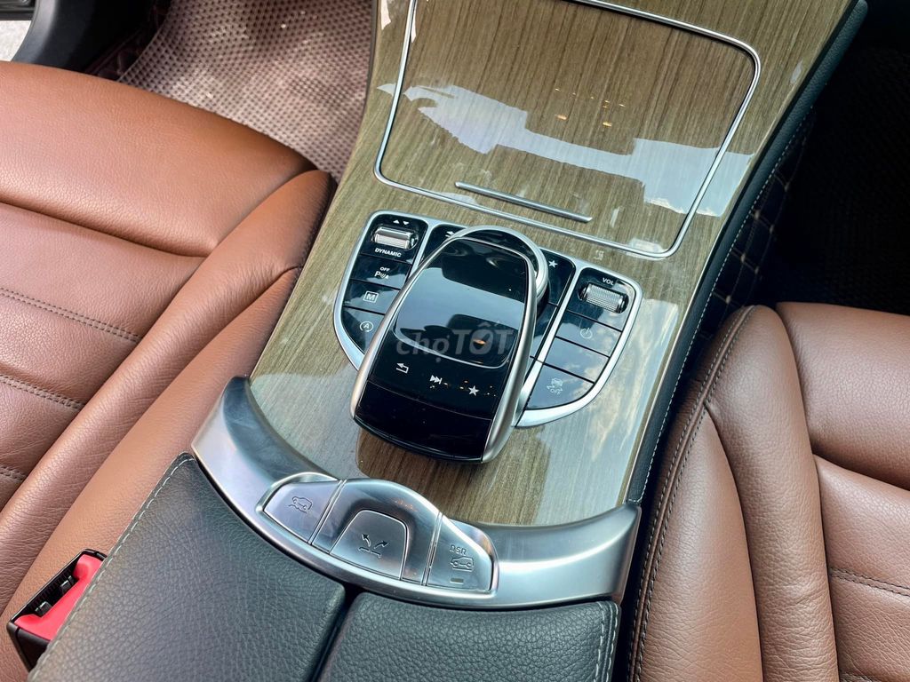 Mercedes Benz GLC 2018 250 4MATIC - 53,000 Miles.. Mua bán Ô tô tại Thành phố Thủ Đức Tp Hồ Chí Minh được đăng bởi Đức Tứ Bánh hình 11