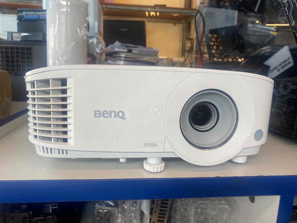 MÁY CHIẾU BENQ KHÁCH ÍT DÙNG BÓNG SÁNG ĐẸP