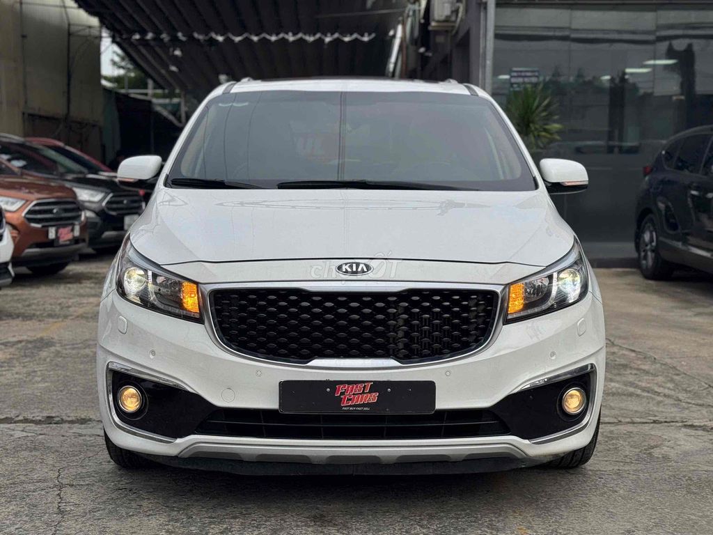KIA Sedona 2.2 DATH 2017 отличный автомобиль в оригинале без дефектов