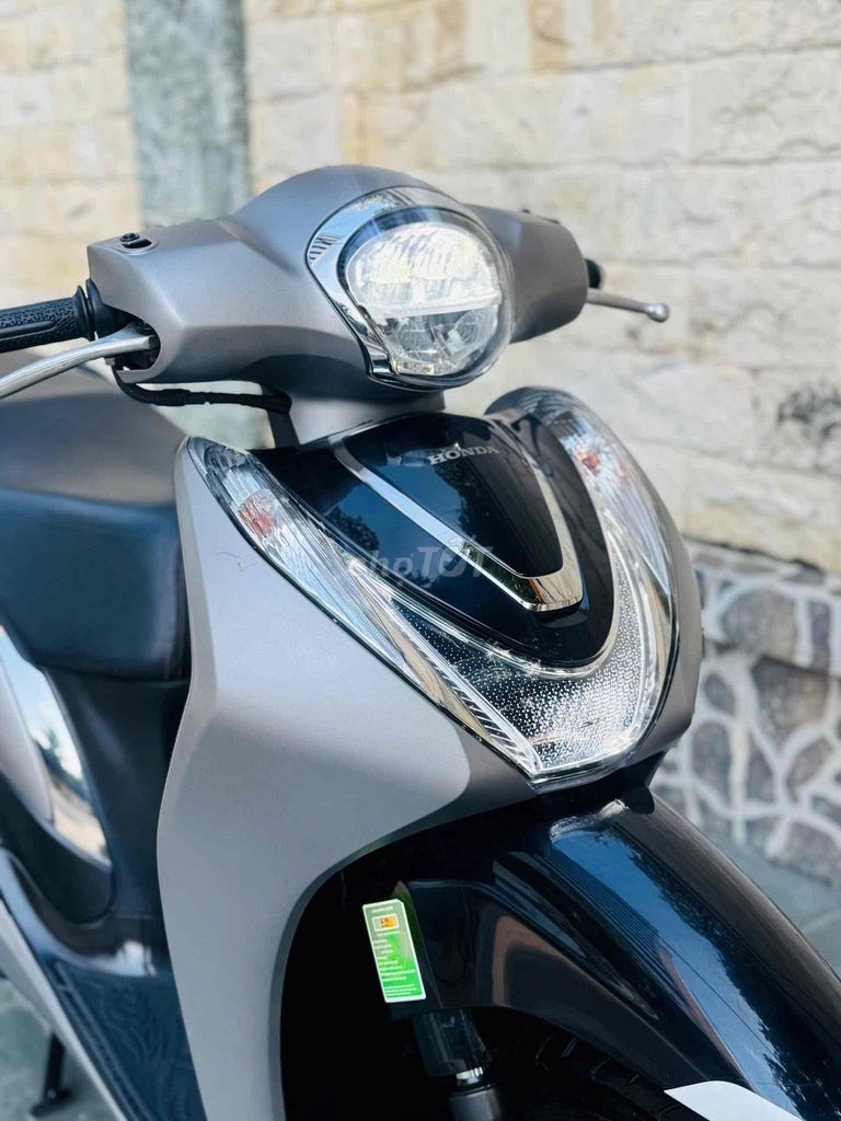 Honda SH Mode 125i 2021 серый матовый 20000 км
