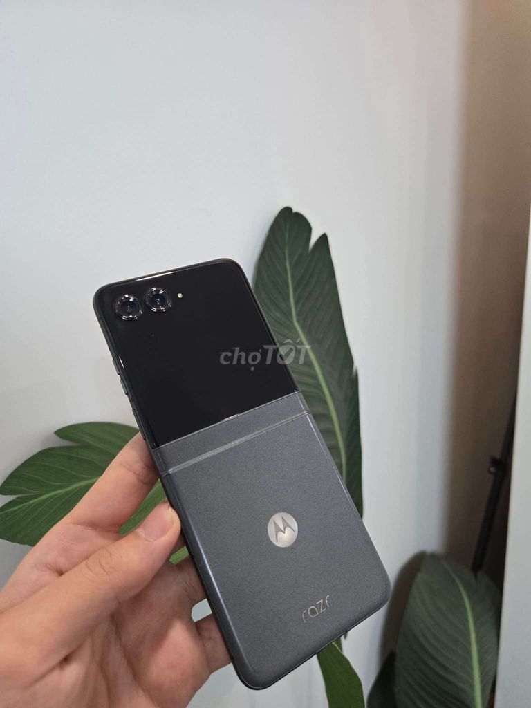 Motorola Razr 50s 256GB Đen Nhật. Mua bán Điện thoại tại Quận Ba Đình Hà Nội được đăng bởi TRẦN MINH SƠN hình 1