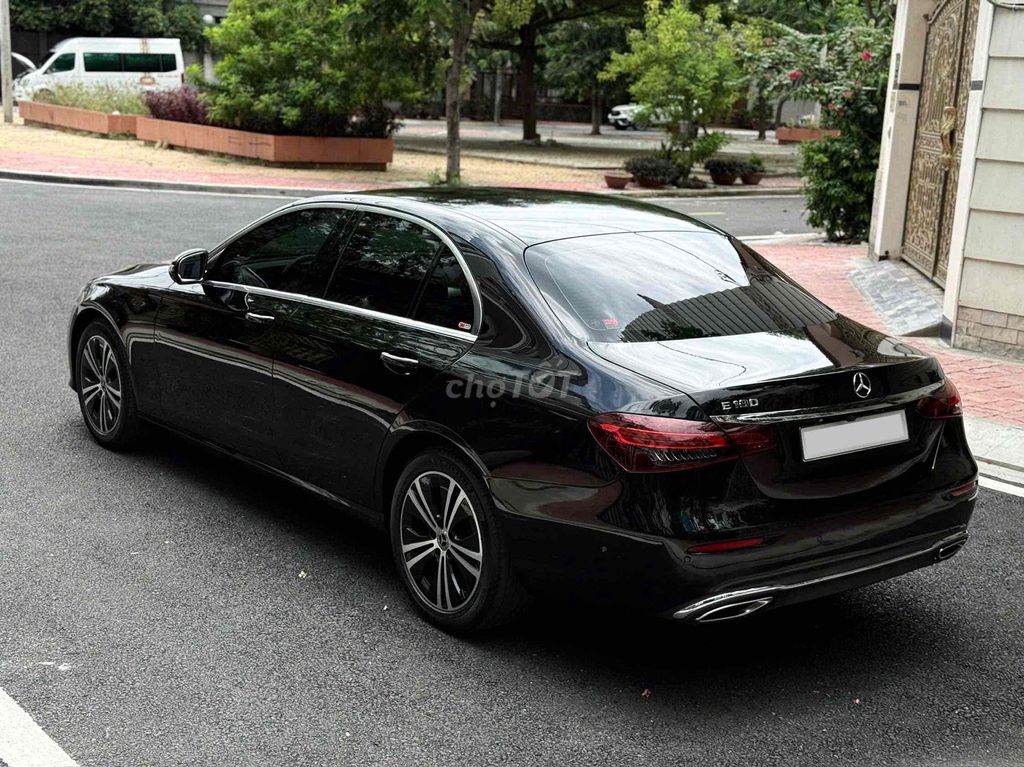 Mercedes Benz E180 model 2022 1 chủ. Mua bán Ô tô tại Quận 8 Tp Hồ Chí Minh được đăng bởi Khoa nguyễn hình 7