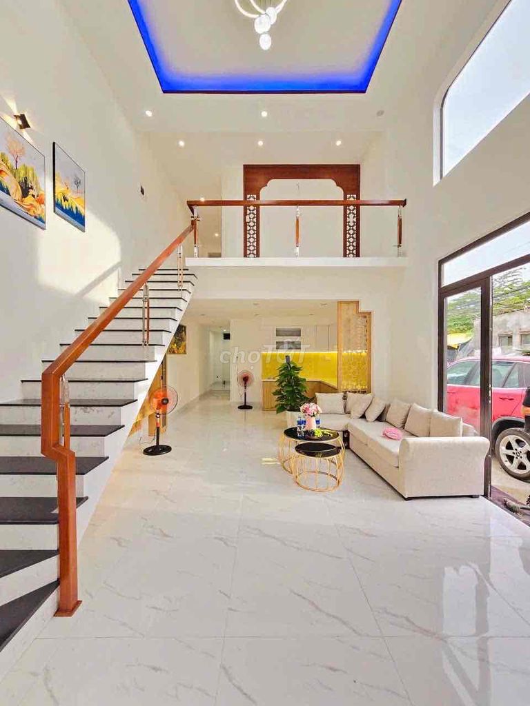 Tôn đản 60m2 nhà mới nội thất cao cấp ô tô đỗ cửa ở ngay