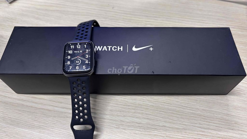 Apple Watch S4 44mm - Nike + Japan -Nhôm đen mờ