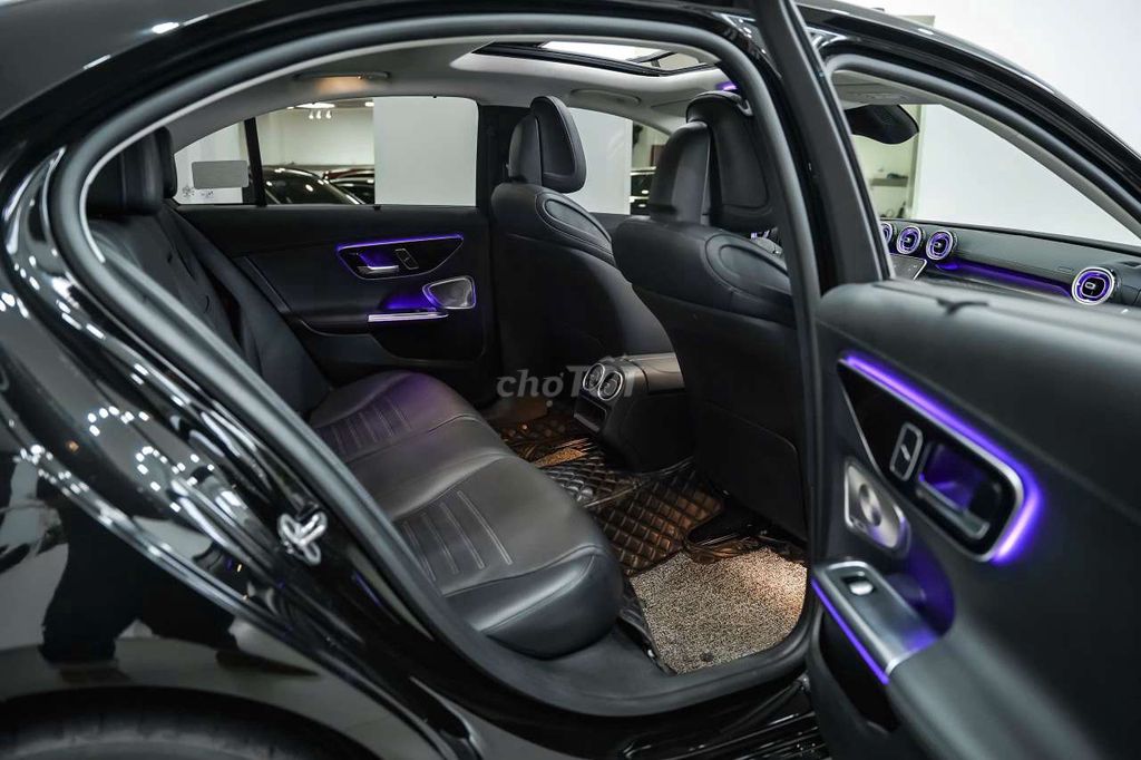 Mercedes C300 AMG All New V1 2022 Black Edition.. Mua bán Ô tô tại Quận 7 Tp Hồ Chí Minh được đăng bởi Hoàn Lee Xe Lướt hình 12