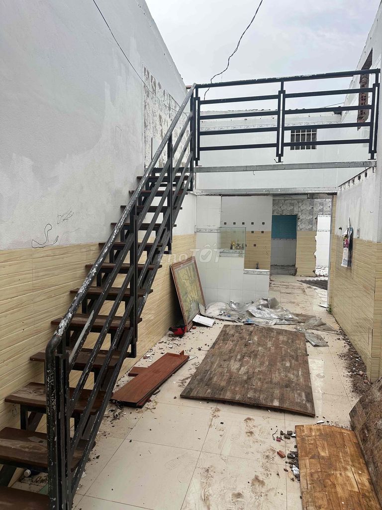 Cầu thang sắt 3m 13 bậc. Mua bán Nội thất, đồ gia dụng khác tại Huyện Phong Điền Cần Thơ được đăng bởi Hiếu hình 1